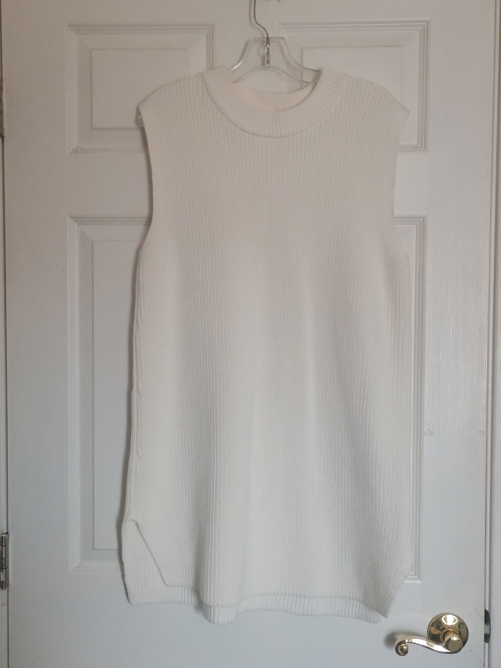 EUC H & M Sleeveless White Sweater Dress Size Medium